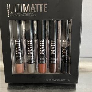 Essentials Ultimatte Eyeshadow Crayon Set